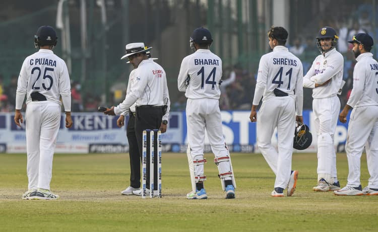 India vs New Zealand: कानपुर टेस्ट ड्रॉ होते ही निशाने पर आये अंपायर नितिन मेनन, सोशल मीडिया पर मीम्स की बाढ़