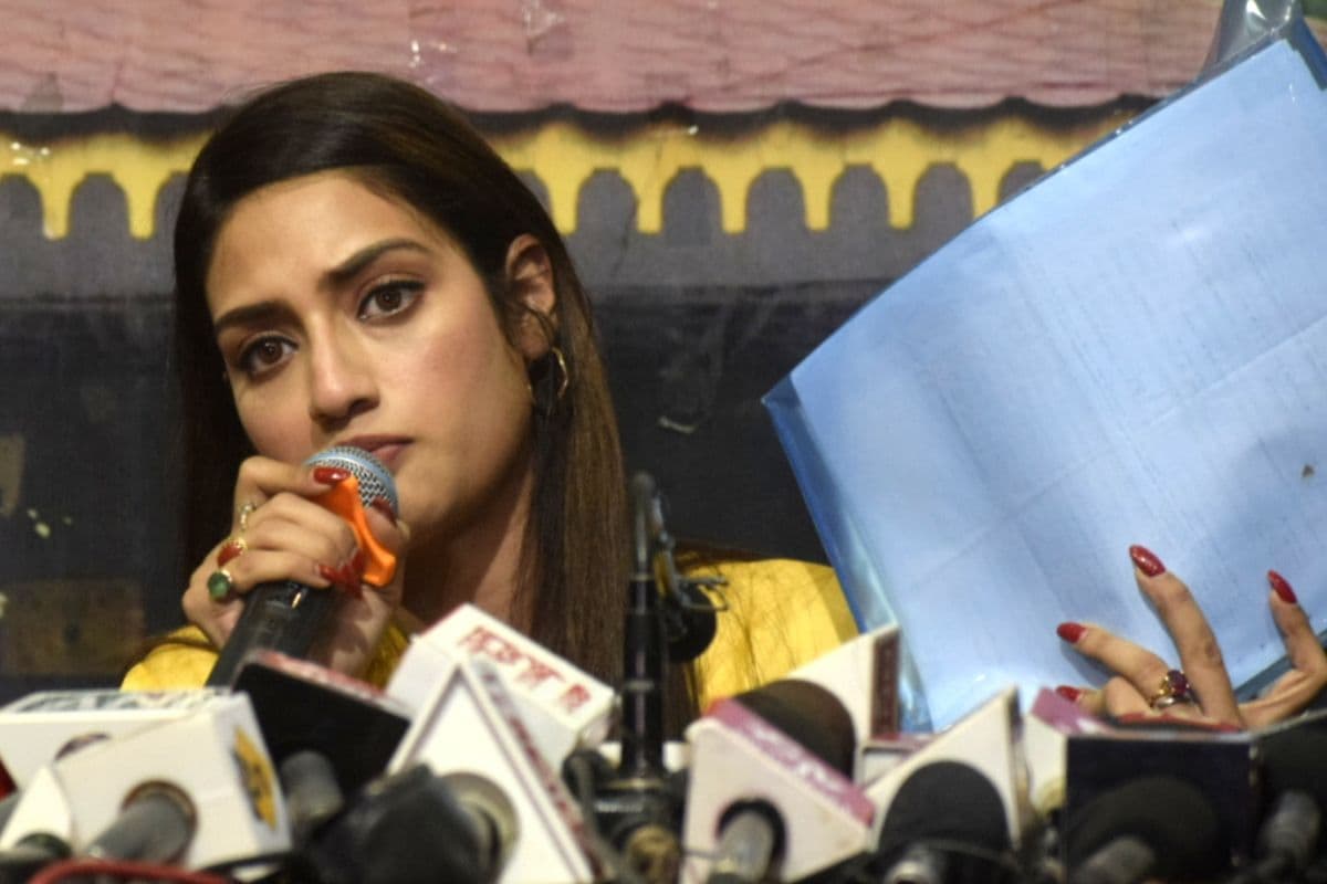 Photos : सांसद नुसरत जहां ने फ्लैट-भ्रष्टाचार के आरोप से पूरी तरह किया इंकार Photos : सांसद नुसरत जहां ने फ्लैट-भ्रष्टाचार के आरोप से पूरी तरह किया इंकार
