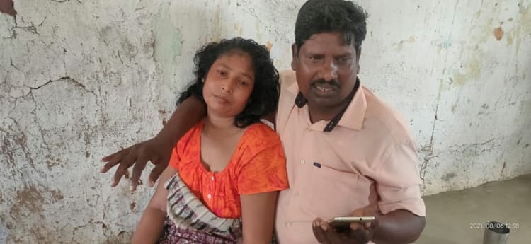 बेहतर कार्य के लिए पुरस्कृत पारा लीगल वॉलेंटियर ने की खुदकुशी की कोशिश, युवकों ने बचायी जान