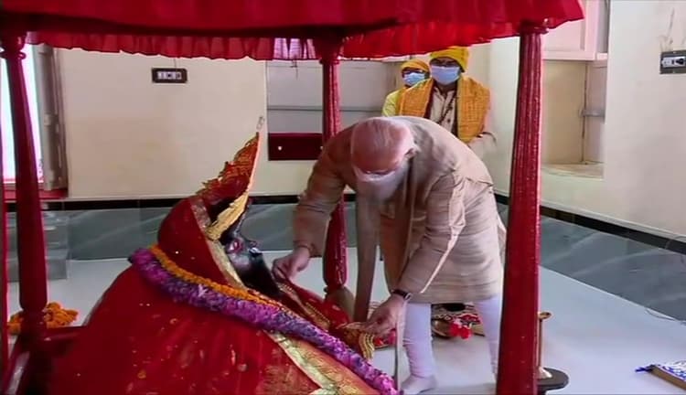 पीएम मोदी ने बांग्लादेश में की माता यशोरेश्वरी काली मंदिर में पूजा, कोरोनामुक्त विश्व का मांगा आशीर्वाद