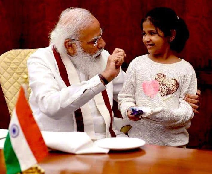 नन्ही अनीशा के इस सवाल पर ठहाके मारकर हंस पड़े पीएम मोदी, जानें 10 साल की बच्ची ने पीएम से और क्या पूछे सवाल