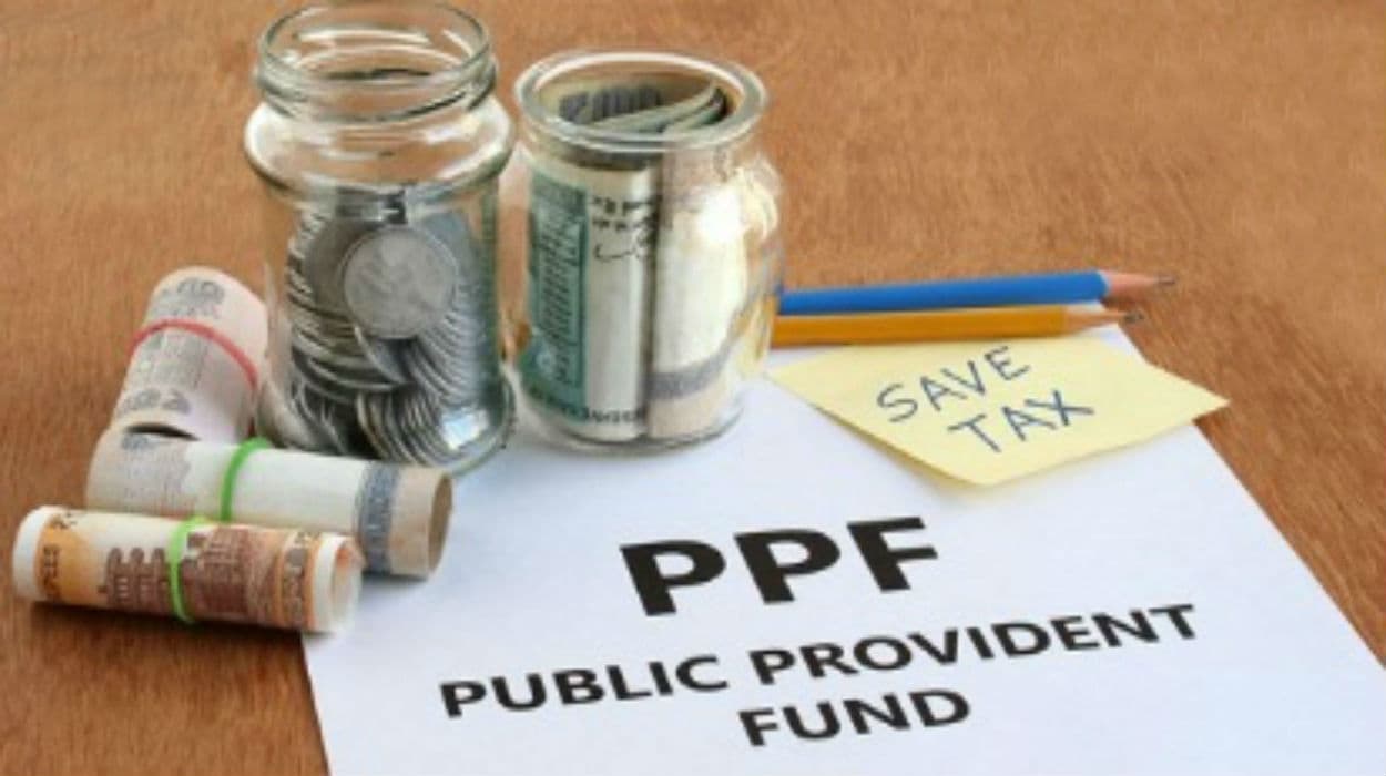 PPF में निवेशकों को मिल रहा जबरदस्त फायदा, आपके पास निवेश का है बेहतरीन मौका PPF में निवेशकों को मिल रहा जबरदस्त फायदा, आपके पास निवेश का है बेहतरीन मौका