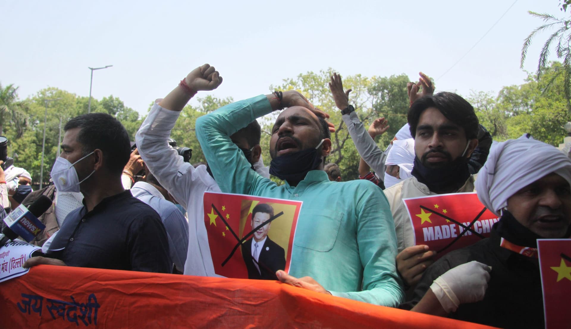 चीन के खिलाफ स्वदेशी जागरण मंच ने किया प्रदर्शन, आर्थिक और सैन्य कार्रवाई की मांग
