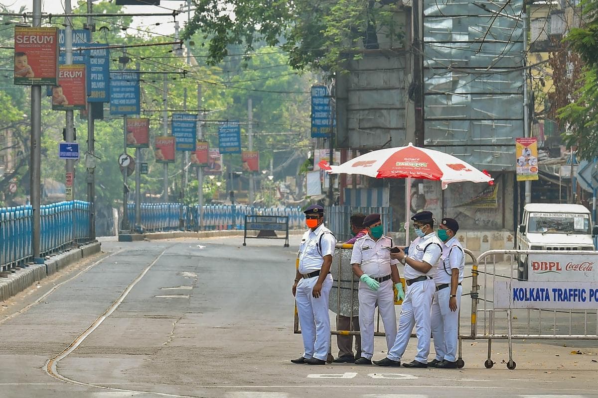 पश्चिम बंगाल में सामुदायिक संक्रमण, सीएम ममता ने लगाया लॉकडाउन पश्चिम बंगाल में सामुदायिक संक्रमण, सीएम ममता ने लगाया लॉकडाउन