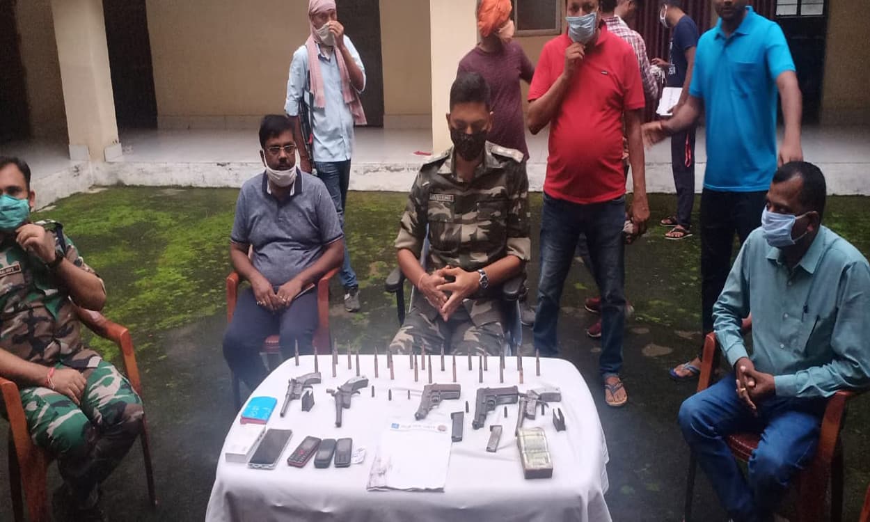 पुलिस मुठभेड़ में मारा गया पहाड़ी चीता का सिमोन केरकेट्टा, एक घायल, हथियार बरामद