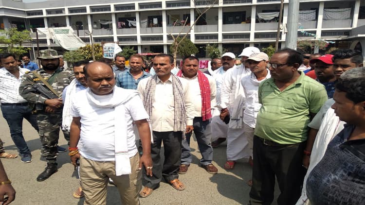 Jharkhand Crime News : साहिबगंज में CM हेमंत के बरहेट प्रतिनिधि के चचेरे भाई की गोली मारकर हत्या, हुआ चौंकाने वाला खुलासा