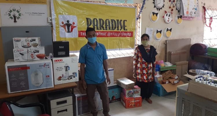 लावारिस बच्चों को बचाने वाली संस्था 'बालाश्रय' में Paradise ने किया जरूरी सामानों का वितरण