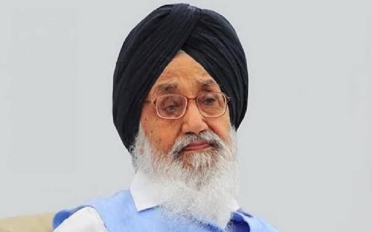 Parkash Singh Badal: प्रकाश सिंह बादल के निधन पर दो दिनों का राजकीय शोक, ऐसा रहा उनका राजनीतिक सफर