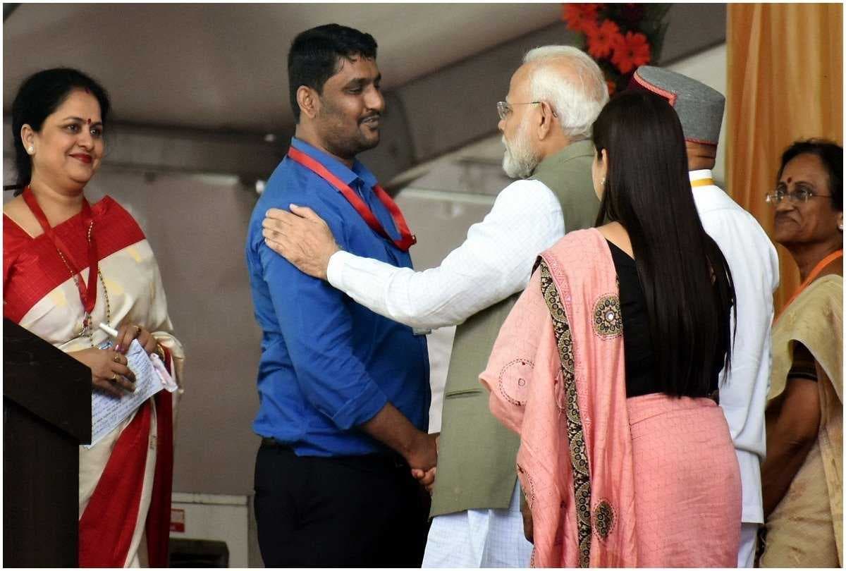 Dharm Parivartan in UP : कभी मूक-बधिरों तक पहुंचाया था पीएम मोदी का भाषण, वही इरफान शेख धर्मांतरण कराने वालों का बना मददगार