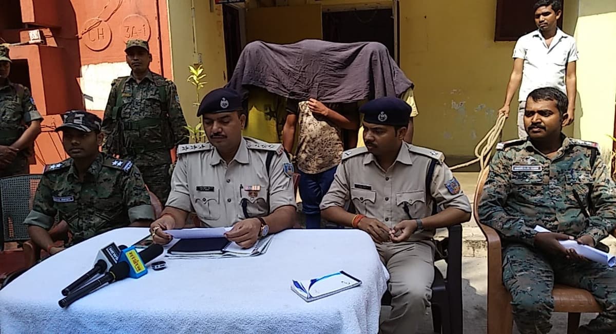 खिलाड़ी हत्याकांड का चतरा पुलिस ने किया खुलासा, CCL में नौकरी बना मौत का कारण, एक नाबालिग सहित 4 गिरफ्तार