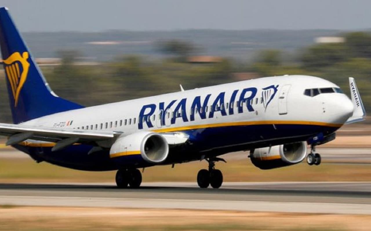 पोलैंड से ग्रीस जा रही फ्लाइट में बम की खबर, करायी गयी इमरजेंसी लैंडिंग, 190 लोग थे सवार