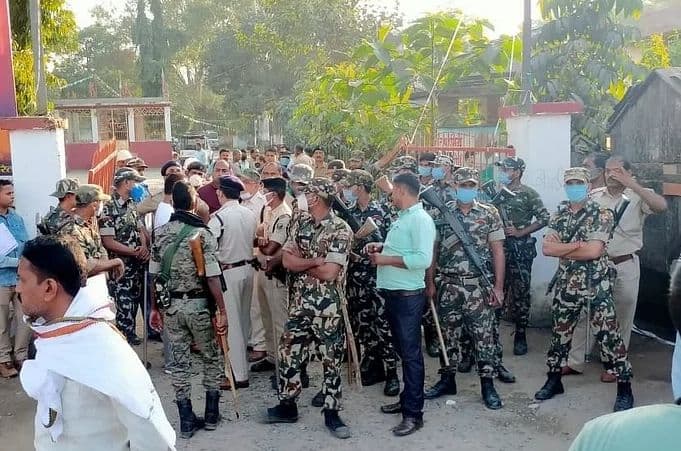 Bengal News: डायमंड हार्बर से बरामद युवक के शव केस में नया एंगल, लव ट्राएंगल में हत्या… आरोपियों से पूछताछ जारी Bengal News: डायमंड हार्बर से बरामद युवक के शव केस में नया एंगल, लव ट्राएंगल में हत्या… आरोपियों से पूछताछ जारी