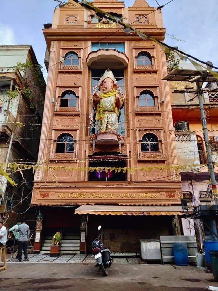 Ganesh Chaturthi : गणेश जी कानपुर में विराजते हैं तीन खंड के मकान स्वरुप मंदिर में, अंग्रेजों ने डाली थी बाधा
