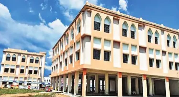 Jharkhand News : दुमका के बासुकिनाथ में क्यू कॉम्प्लेक्स के निर्माण पर उठे सवाल, DPR के अनुसार नहीं हो रहा काम