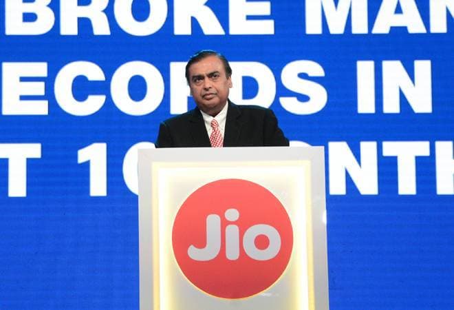 Reliance Jio 5G: मुकेश अंबानी 2021 में लाएंगे Jio की 5G सर्विस, यहां समझें पूरा प्लान