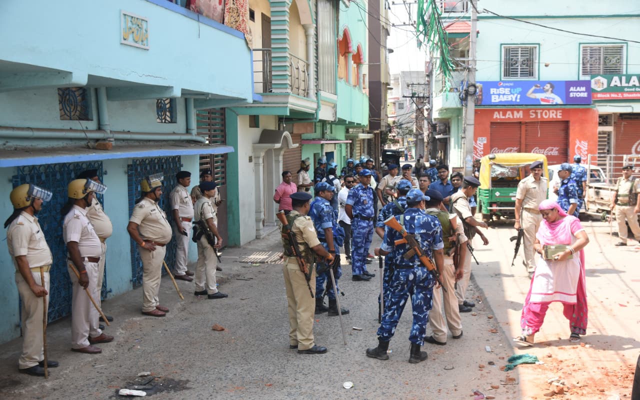 Photos: जमशेदपुर का शास्त्रीनगर पुलिस छावनी में तब्दील, भाजपा नेता अभय सिंह समेत 67 लोग गये जेल