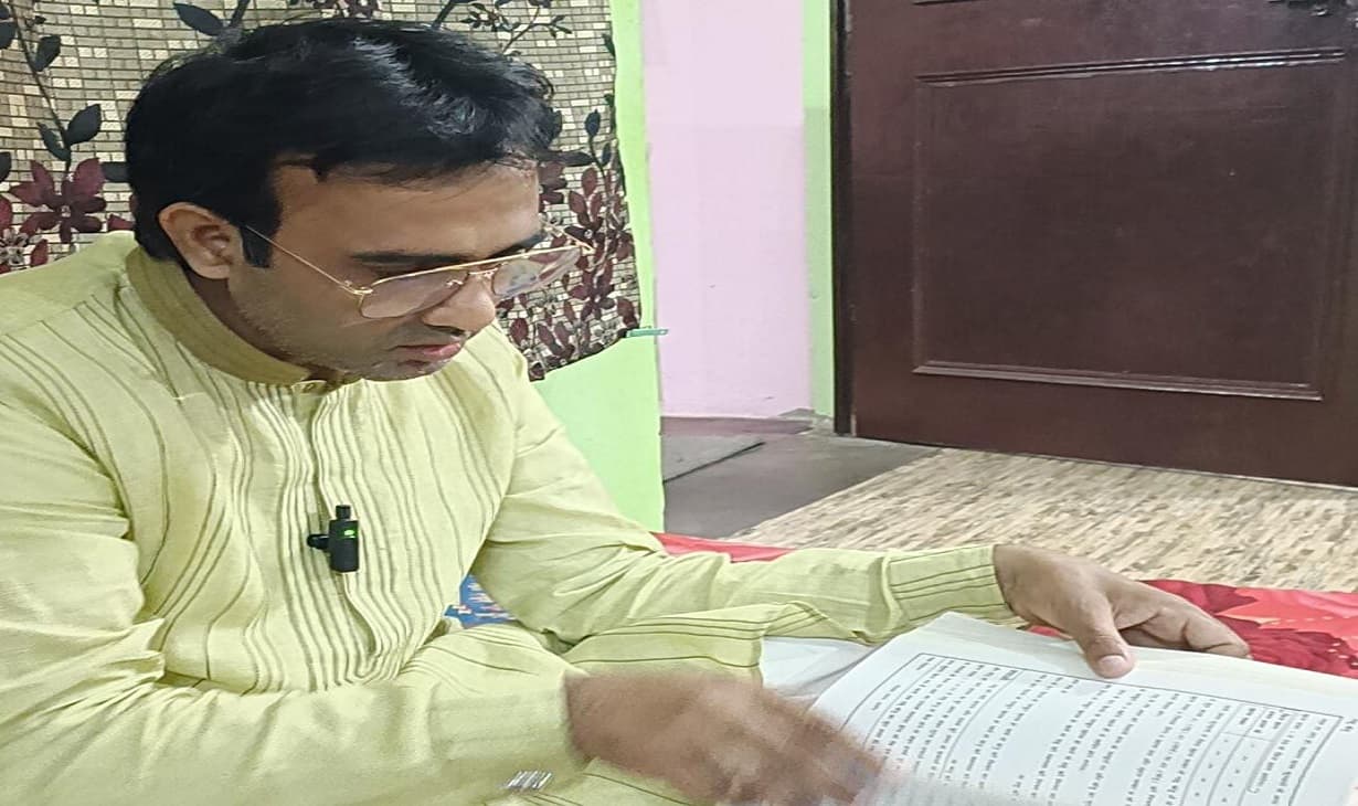 आगरा के इमरान बनाते हैं कुंडली, राशि ग्रह में आने वाली समस्याओं को भी करते हैं दूर