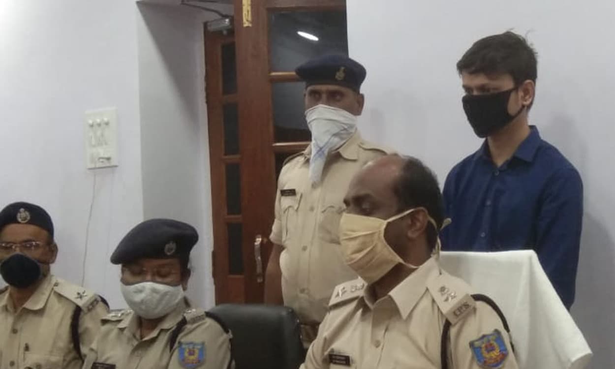 झारखंड के 10वीं पास साइबर क्रिमिनल ने 2 साल में बनायी करोड़ों की संपत्ति, ठगी के लिए करता था गूगल का इस्तेमाल