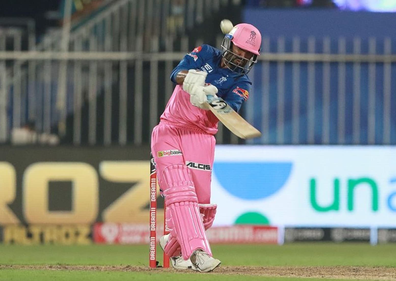 IPL 2021: जानें, क्या हुआ जब अपने बेडरूम का कैमरा ऑफ करना भूल गये राहुल तेवतिया, राजस्थान रॉयल्स ने शेयर किया VIDEO