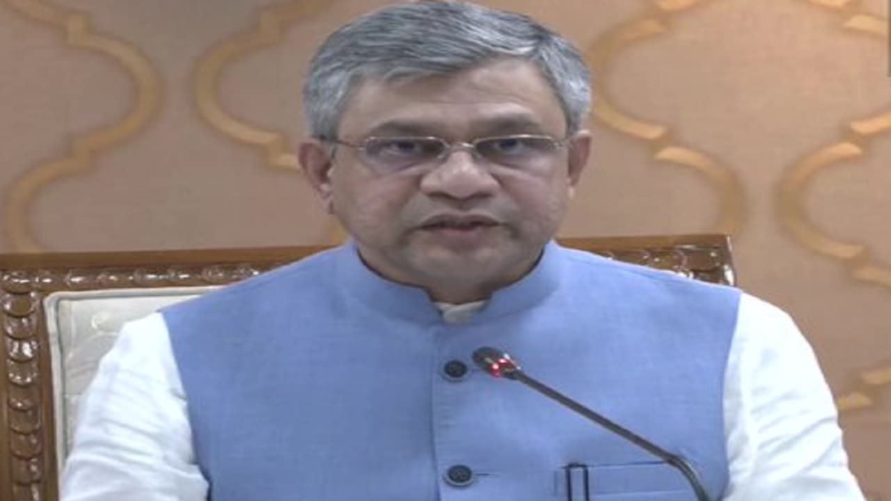 Railway : कश्मीर को मिलेगा रेलवे का तोहफा, जल्द चलेंगी वादियों मे ट्रेन