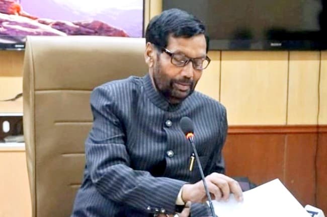 रामविलास पासवान की सीट पर किसे भेजा जाएगा राज्यसभा, लोजपा-भाजपा के इन नामों की है चर्चा… रामविलास पासवान की सीट पर किसे भेजा जाएगा राज्यसभा, लोजपा-भाजपा के इन नामों की है चर्चा…