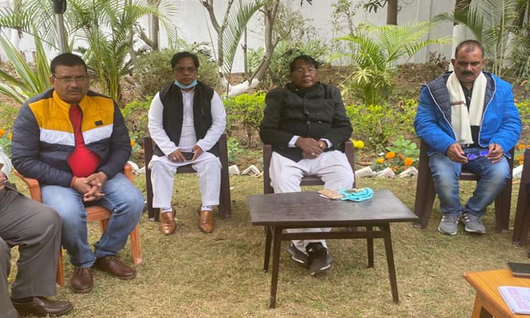 बढ़ती महंगाई पर झारखंड के वित्त मंत्री डॉ रामेश्वर उरांव ने भाजपा पर साधा निशाना, बोले- मूल्यवृद्धि रोकना केंद्र सरकार की है जिम्मेदारी