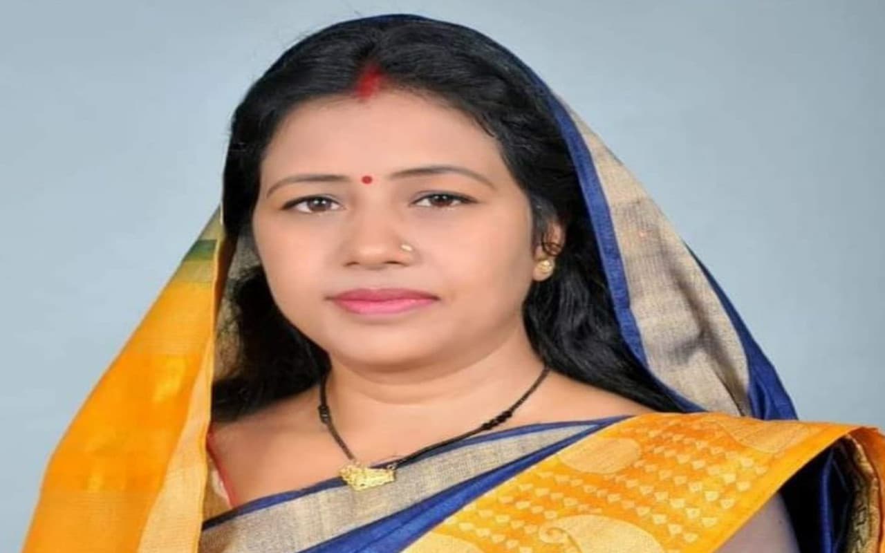 Jharkhand News: झारखंड के रामगढ़ से MLA ममता देवी को High Court से राहत, गैर जमानती वारंट निरस्त