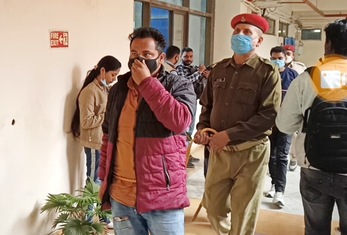 डॉ शंभु प्रसाद से PLFI के नाम पर 20 लाख की लेवी मांगने वाले 4 शातिर अपराधी गिरफ्तार