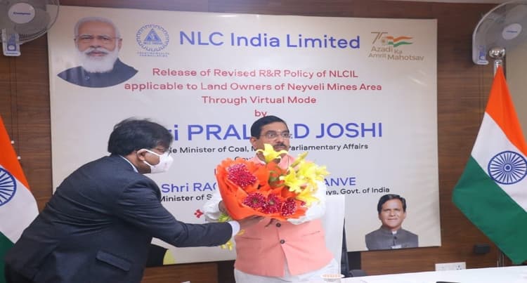 नयी पुनर्वास नीति का ट्रेड यूनियन और विस्थापित करेंगे विरोध, कहा-नौकरी नहीं तो जमीन भी नहीं देंगे