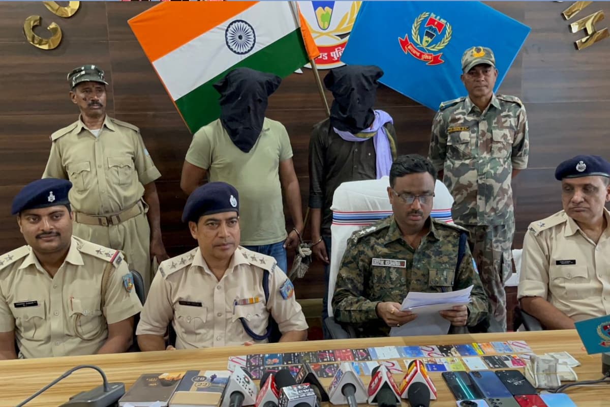 झारखंड: फर्जी बैंक अफसर बनकर चूना लगाने वाले दो शातिर साइबर अपराधी अरेस्ट, आईफोन समेत 56 हजार कैश बरामद