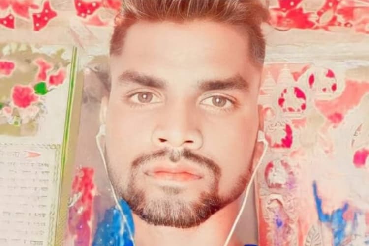 झारखंड: रेलवे ट्रैक से युवक-युवती का शव बरामद, हत्या की आशंका