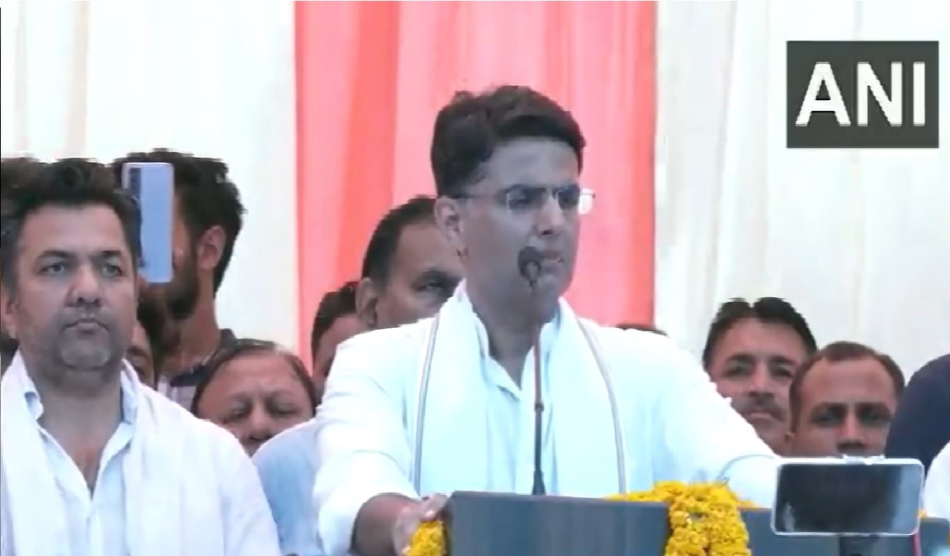 'वीरांगनाओं' के साथ सड़क पर BJP, पायलट बोले- एक-दो नौकरी का मुद्दा बड़ा नहीं