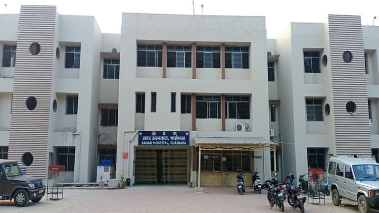 Jharkhand Crime News : पश्चिमी सिंहभूम के मझगांव में दो पक्षों में मारपीट, 2 महिला समेत 8 लोग घायल