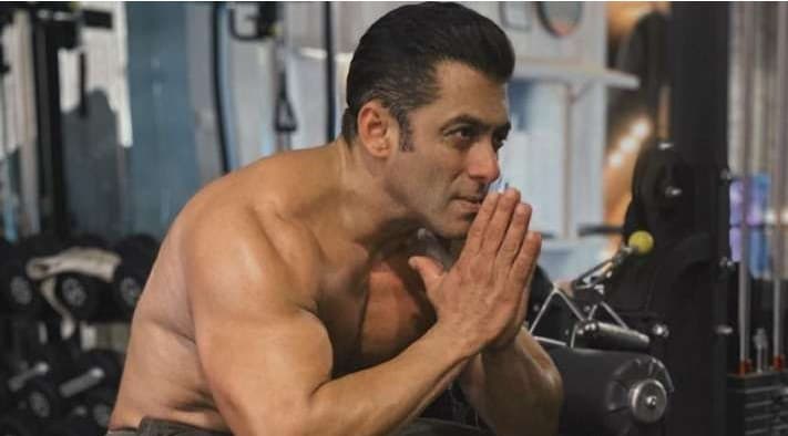 Tiger 3 की तैयारी में कुछ इस तरह जुटे Salman Khan, जिम में घंटों बहा रहे हैं पसीना, VIDEO Viral