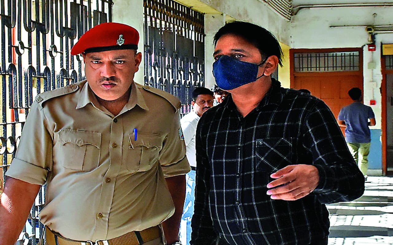 झारखंड : सीबीआई कोर्ट ने 100 करोड़ के मिड डे मिल घोटाले के आरोपी संजय तिवारी की डिस्चार्ज पिटीशन खारिज की झारखंड : सीबीआई कोर्ट ने 100 करोड़ के मिड डे मिल घोटाले के आरोपी संजय तिवारी की डिस्चार्ज पिटीशन खारिज की