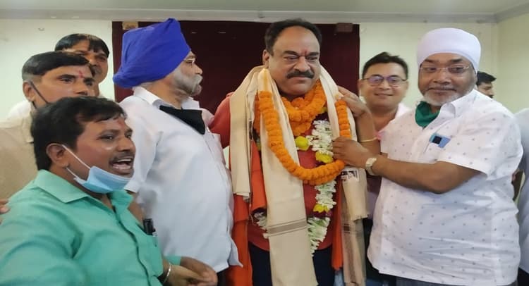 प्रेस क्लब ऑफ जमशेदपुर के पहले निर्वाचित अध्यक्ष बने संजीव भारद्वाज, पूर्व CM रघुवर दास ने दी बधाई