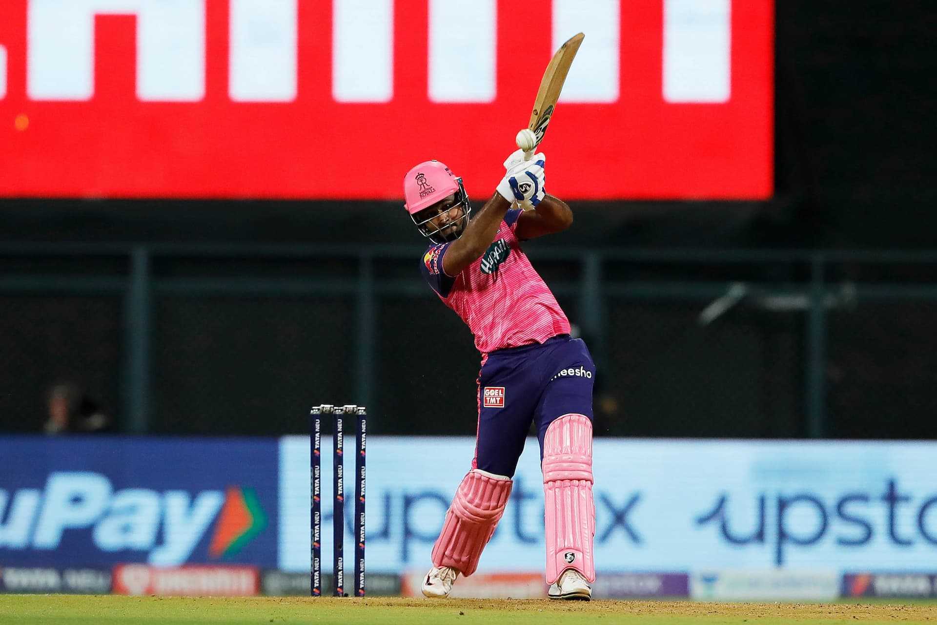 IPL 2022: संजू सैमसन ने आउट होने के बाद तोड़ दिया था बल्ला, 4 घंटे समुद्र किनारे बैठने के बाद बदली जिंदगी IPL 2022: संजू सैमसन ने आउट होने के बाद तोड़ दिया था बल्ला, 4 घंटे समुद्र किनारे बैठने के बाद बदली जिंदगी
