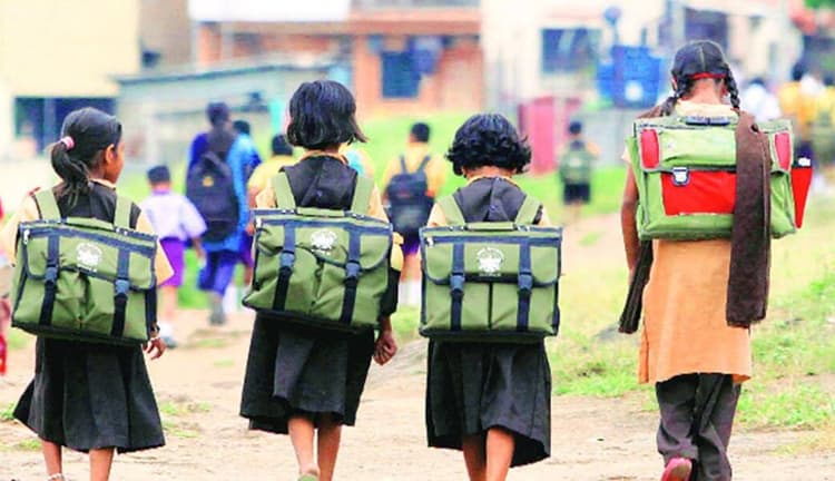 महाराष्ट्र में 17 से खुलेंगे स्कूल, गांवों में 5वीं से 8वीं और शहरों में 8वीं से 12वीं कक्षा को मिली अनुमति