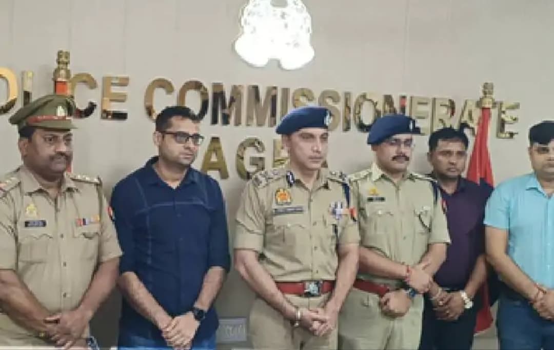 आगरा पुलिस न करती ये काम तो 15 लाख भारतीयों के खाते से निकल जाते हजारों करोड़ , जानें क्या करने वाले थे ठग आगरा पुलिस न करती ये काम तो 15 लाख भारतीयों के खाते से निकल जाते हजारों करोड़ , जानें क्या करने वाले थे ठग