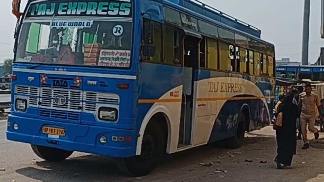 Agra News: शहर में डग्गामार वाहनों पर नहीं लग पा रही लगाम, परिवहन विभाग के नाकामी से राजस्व को हो रहा नुकसान Agra News: शहर में डग्गामार वाहनों पर नहीं लग पा रही लगाम, परिवहन विभाग के नाकामी से राजस्व को हो रहा नुकसान