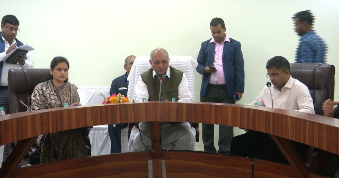 UP News : अखिलेश यादव को सता रही कसाइयों की चिंता, कैबिनेट मंत्री धर्मपाल सिंह ने बोला जुबानी हमला