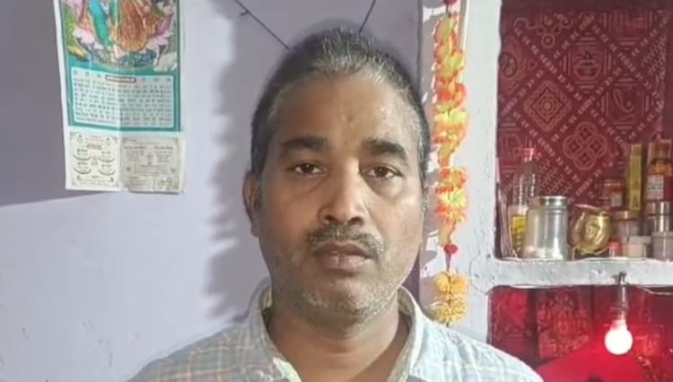 Gorakhpur के ऑटो ड्राइवर को आत्मा से आई आवाज,भारत रत्न लेने के लिए कमिश्नर से लेकर DM-SDM तक को काम पर लगाया