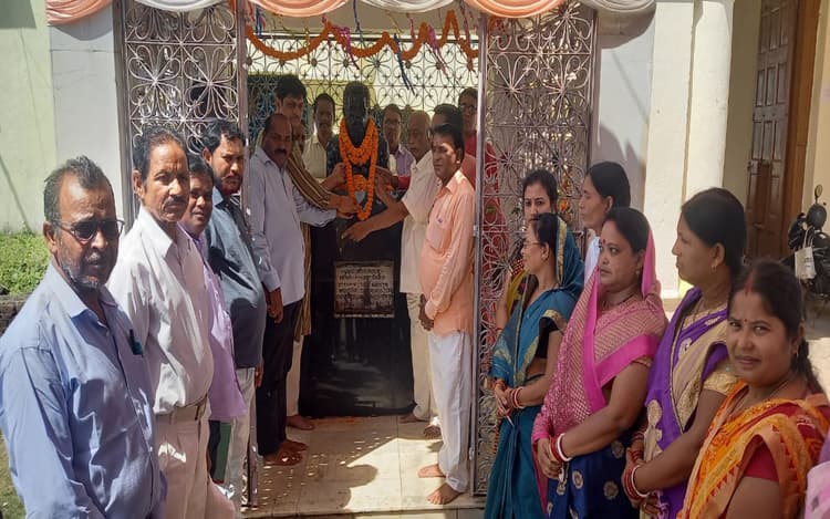 कोल्हान में मनायी गयी उत्कलमणी गोपबंधु दास की 145वीं जयंती, ओड़िया समुदाय के लोगों ने किया याद