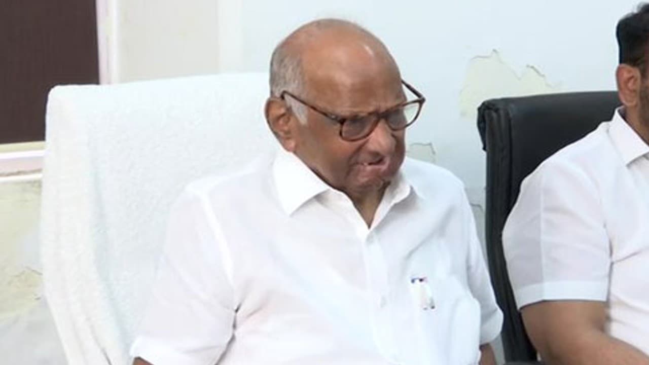 शरद पवार ने शिवाजी को लेकर बीएस कोश्यारी के बयान पर साधा निशाना, बोले - सारी हदें पार कर रहे हैं गवर्नर