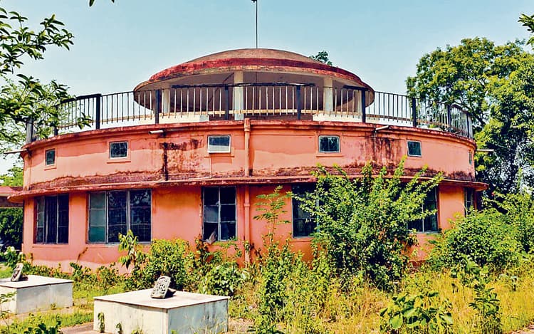 Photos: अतीत की उपलब्धियों का गवाह बना सरायकेला का पातकुम संग्रहालय, दिखेंगे शिल्प कला के अद्भुत नमूने