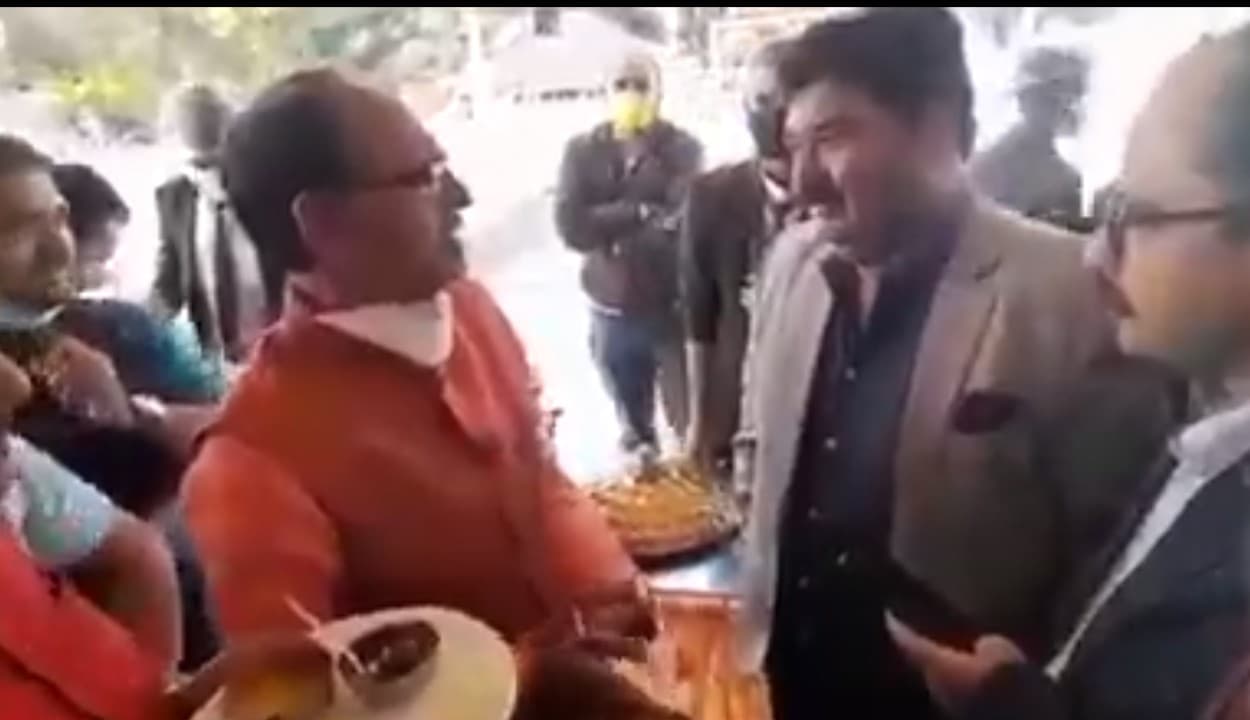 उत्तराखंड-यूपी चुनाव पर शिवराज सिंह के बयान से कांग्रेस गदगद, खुशी में सोशल मीडिया पर शेयर कर रही वीडियो