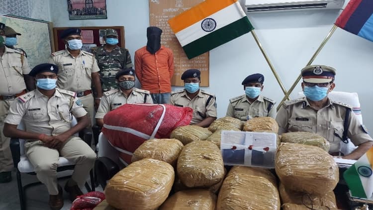 झारखंड के सिमडेगा में 38 लाख के गांजा के साथ इंटरस्टेट तस्कर गिरफ्तार, बिहार होते हुए नेपाल जाने की थी योजना