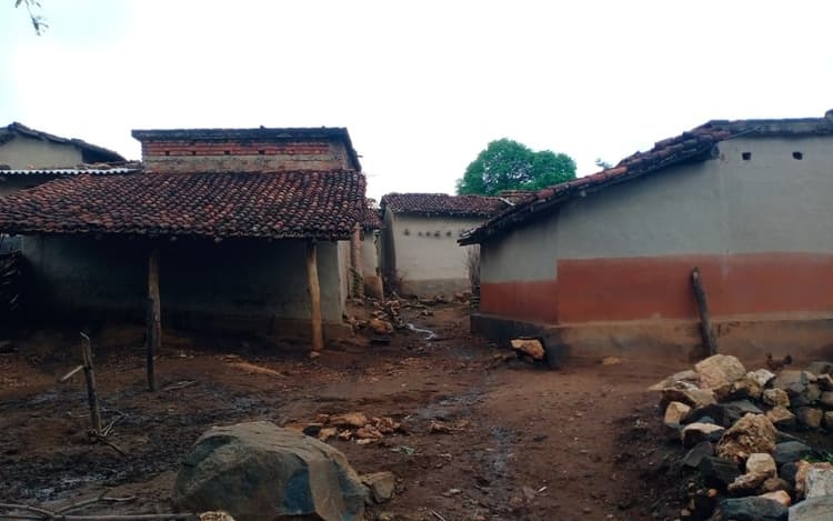 झारखंड के स्वतंत्रता सेनानियों के इस गांव में नहीं चाहता कोई अपनी बेटी ब्याहना, जानें कारण