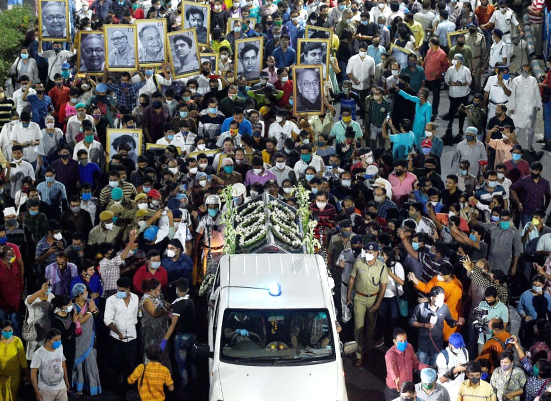 Soumitra Chatterjee: बंगाल का फिल्म जगत अनाथ हो गया...