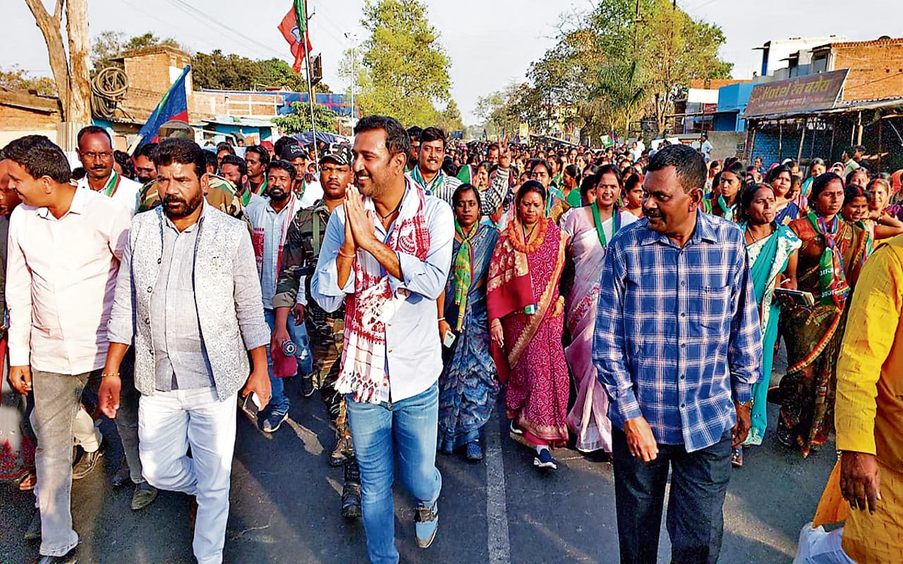 रामगढ़ उपचुनाव 2023: चुनाव प्रचार के अंतिम दिन राजनीतिक दलों ने लगाया जोर, अब जनसंपर्क अभियान ने पकड़ी रफ्तार